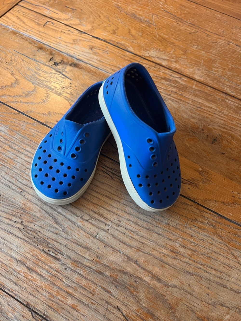 Unisex-Jefferson Native Kids Sneakers  Water Shoes - Royal Blue with White Trim